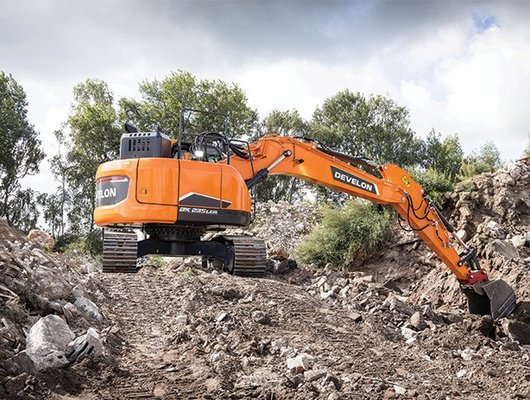 Pelles sur chenilles Develon DX235LCR-7