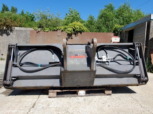 Godet 4 en 1 - 2 500 mm