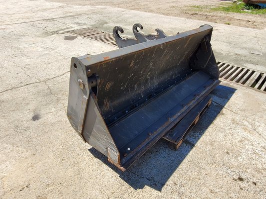 Godet 4 en 1 Mecalac 2 500 mm
