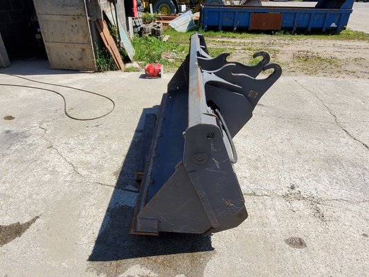 Godet 4 en 1 Mecalac 2 500 mm