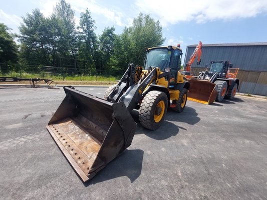 Chargeuses sur pneus compactes Volvo L45H