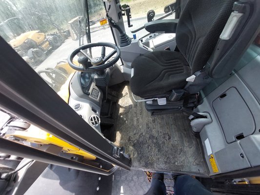 Chargeuses sur pneus compactes Volvo L45H