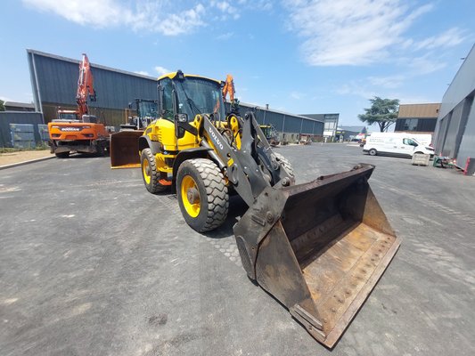 Chargeuses sur pneus compactes - L45H