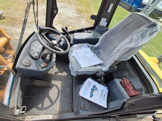 Chargeuse articulée Mecalac AX1000