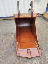 Godet rétro Mecalac 600 mm - attache connect - 1