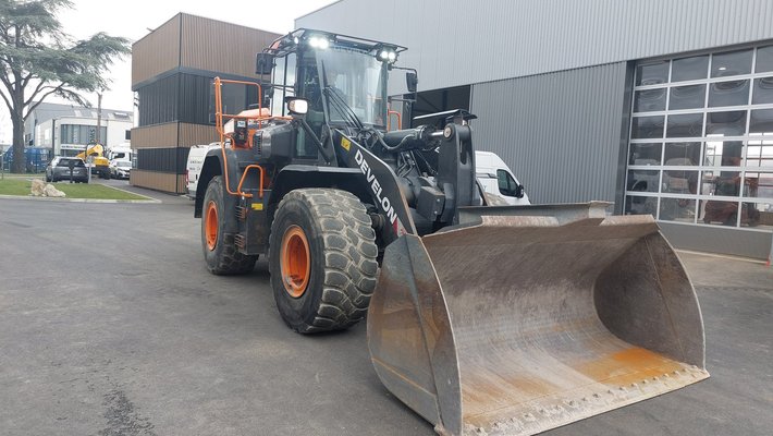 Chargeuses sur pneus Develon DL320-7