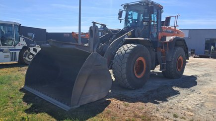 Chargeuse sur pneus Develon DL420-7 - 1
