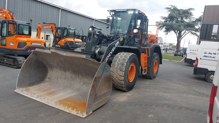 Chargeuses sur pneus - DL320-7