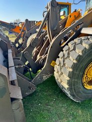 Chargeuse sur pneus Volvo L90H - 4