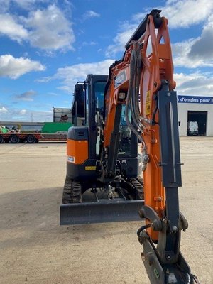 Mini pelles Develon DX27Z-7