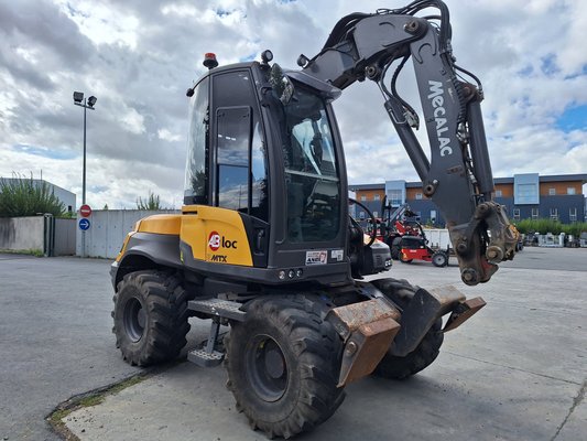 Pelles sur pneus - 12MTX