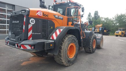 Chargeuse sur pneus Develon DL320-7 - 2