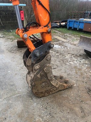 Mini pelles Doosan DX85R-3
