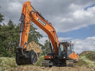 Pelle sur chenilles Develon DX300LC-7K - 2