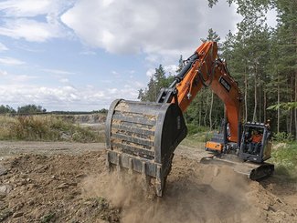 Pelle sur chenilles Develon DX300LC-7K - 1