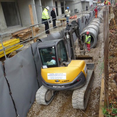 Pelles skid sur chenilles Mecalac 8MCR
