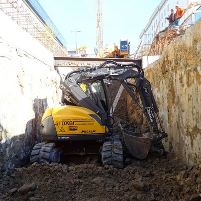 Pelles skid sur chenilles Mecalac 8MCR