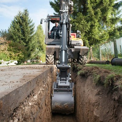 Pelles sur pneus Mecalac 12MTX