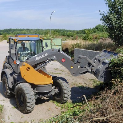 Chargeuses swing Mecalac AS700